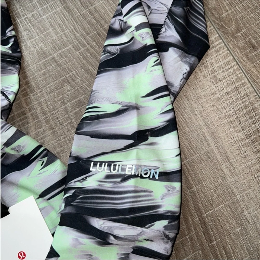 Lululemon Mist Over Windbreaker in Paint Glide Multi Size 4 - Picture 8 of 10